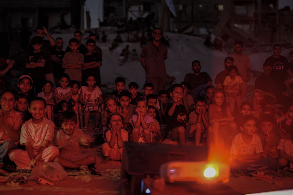 Alunos de Gaza retornam a escolas danificadas pela guerra