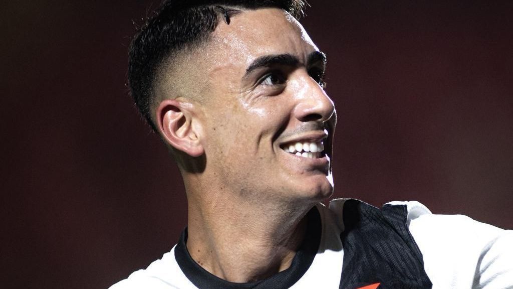 Puma Rodríguez comemorando gol pelo Vasco