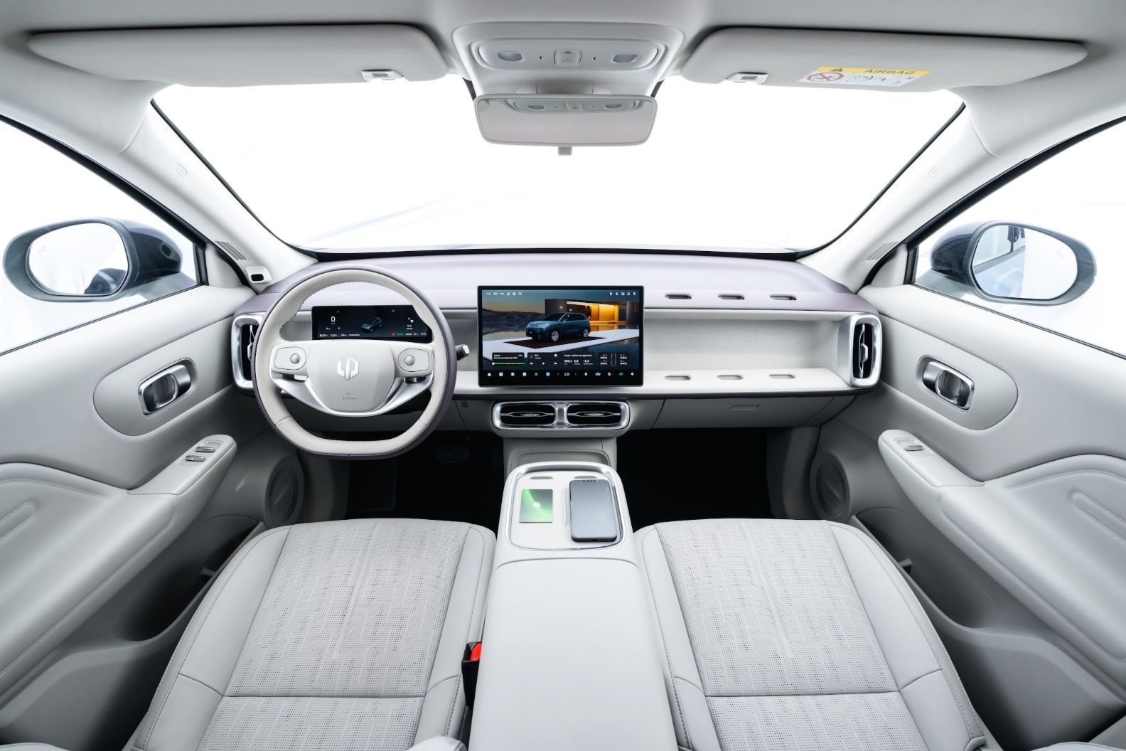 Interior do Leapmotor B10 REEV • Divulgação