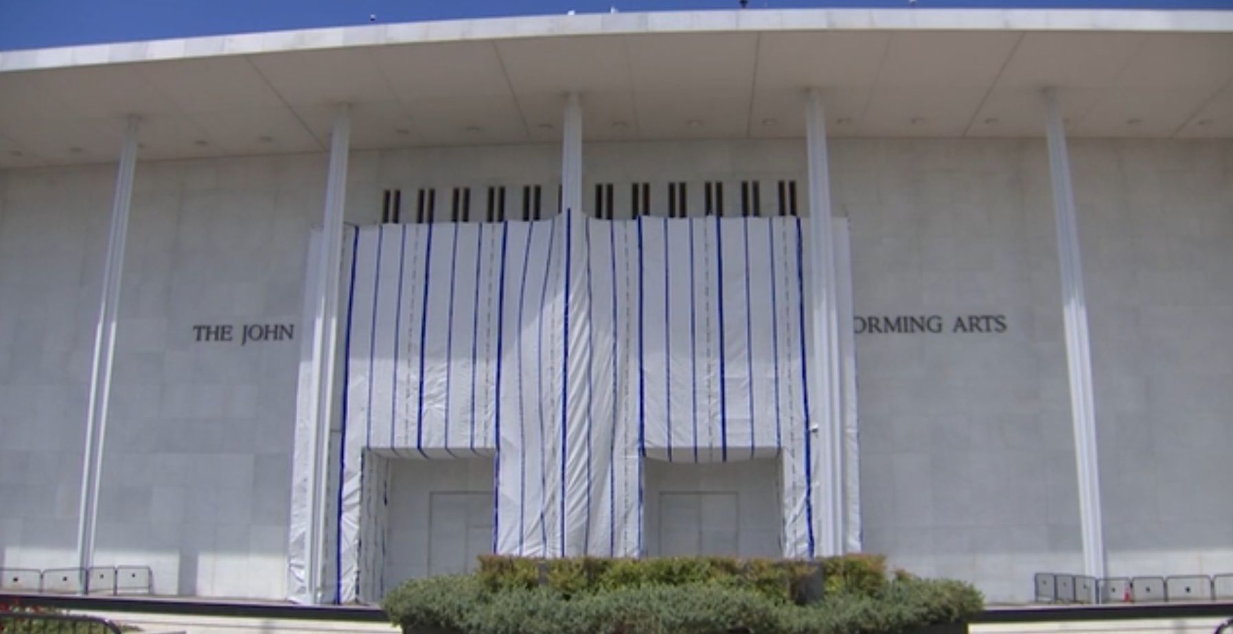 kennedycenter_POOL via CNN Newsource