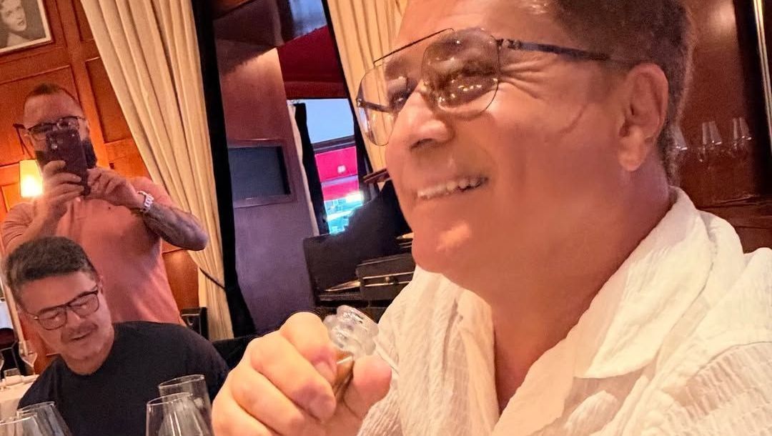 Leonardo passa perrengue com senha: “Nunca passou um cartão na vida”