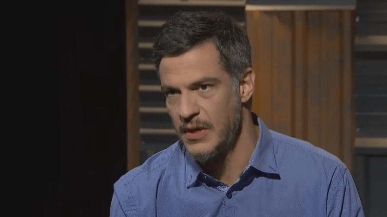 Mateus Solano fala sobre polêmica com celular no teatro: “Estamos viciados”