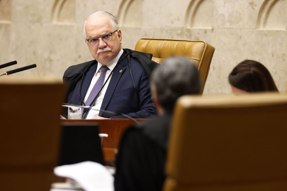 Fachin recebe Messias e ministro da Justiça após afastamento de Andrei
