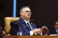 Dino pede a Fachin que CNJ apure precatórios e cobre devolução ao Tesouro