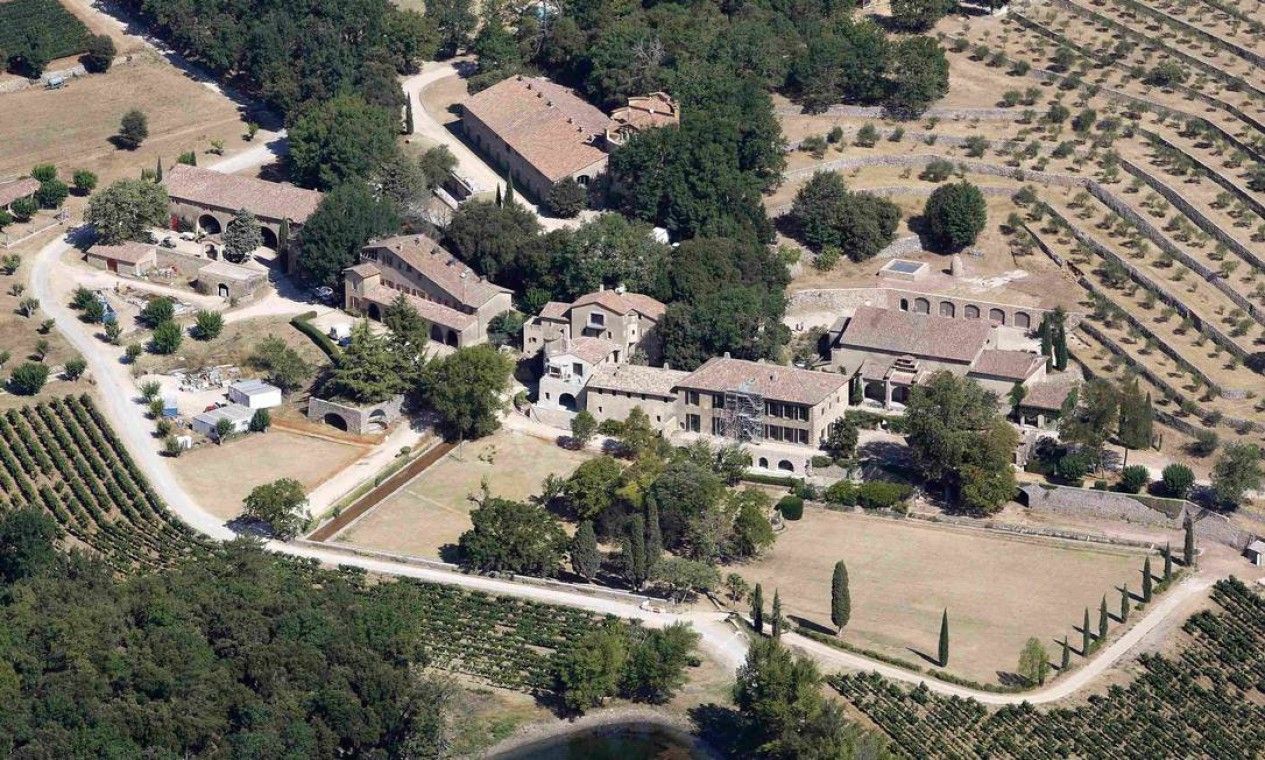Château Miraval, propriedade de Angelina Jolie e Brad Pitt no sul da França. • Reprodução/PHILIPPE LAURENSON/REUTERS