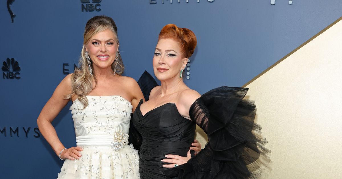 Atrizes de 'Operação Cupido' se reencontram no Emmy Awards 2026 após 28 anos