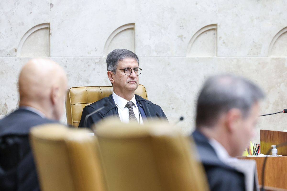PGR cobra explicação de Mendonça sobre pagamentos de Vorcaro