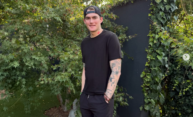 Filho de Cindy Crawford, modelo Presley Gerber morre aos 27 anos