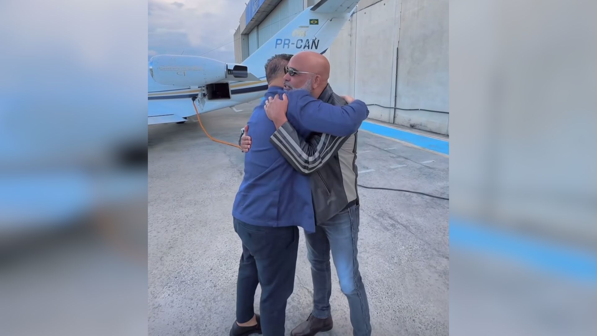 Cantor Rick, da dupla com Renner (à esquerda) e o empresário Bruno Avelar (à direita) • Reprodução/Instagram/