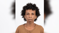 Mulher é resgatada de cárcere privado após bilhete enviado através do filho para a professora