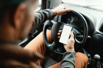 Uso de celular durante condução