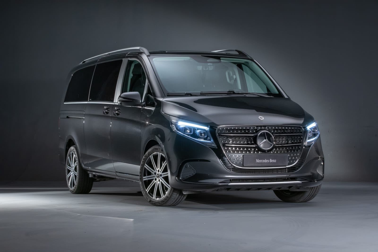 Classe V: minivan da Mercedes chega em duas versões ao Brasil