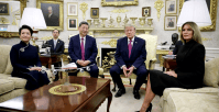 Trump e Xi Jinping se reúnem no Salão Oval da Casa Branca; veja fotos