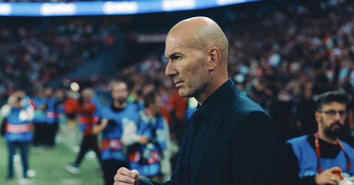 Zidane comemorando o gol da França durante o jogo contra a Bélgica