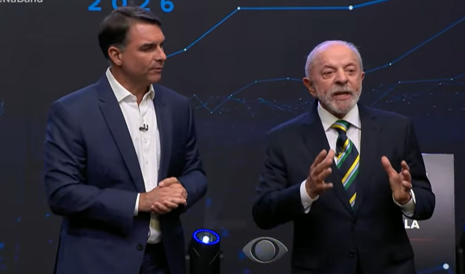 Flávio Bolsonaro (PL) e Luiz Inácio Lula da Silva (PT) em debate da Band