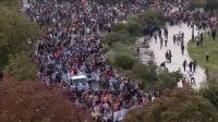 Bloqueios em colégios viram onda de protestos nacionais na França