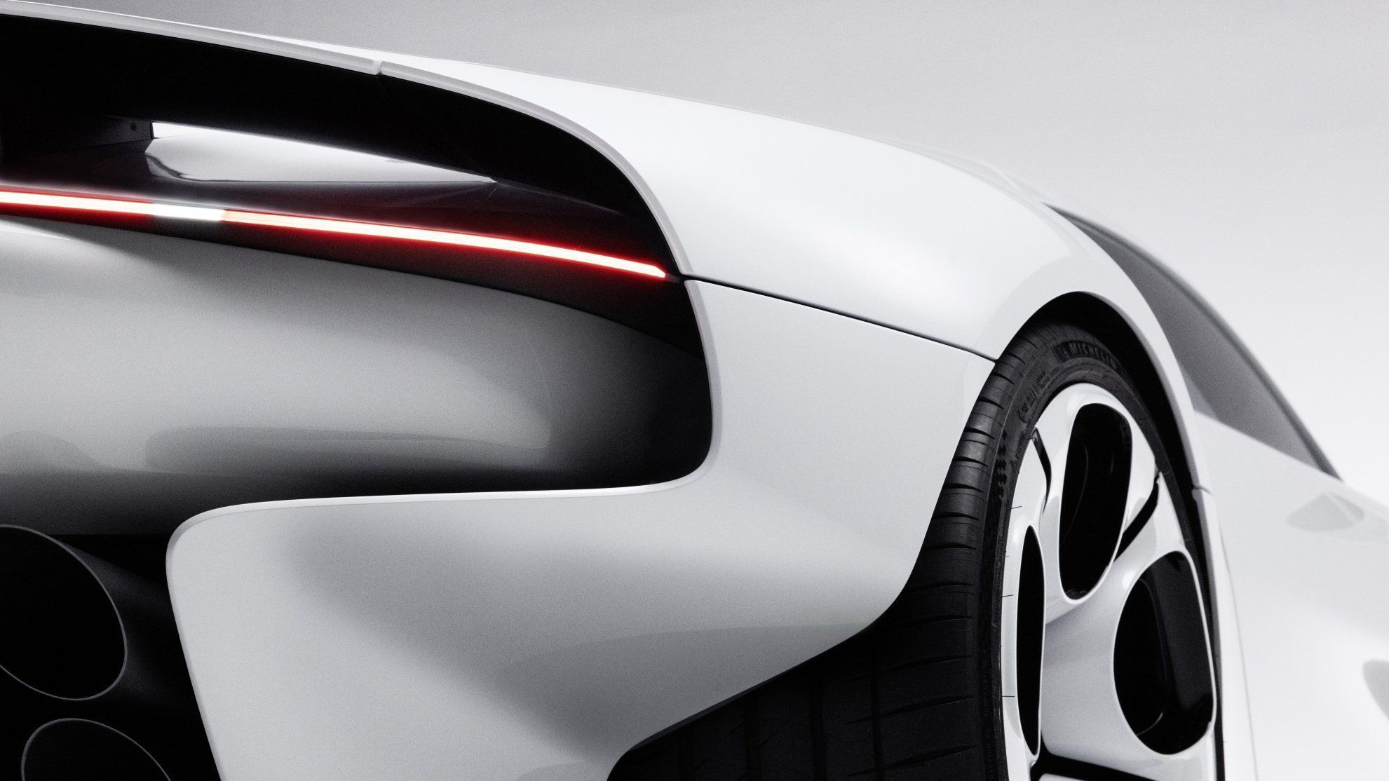 Porsche Mission S será a base da inédita linha de supercarros da montadora, que, pela primeira vez, vai oferecer um modelo esportivo de produção acima do icônico 911 • Divulgação Porsche