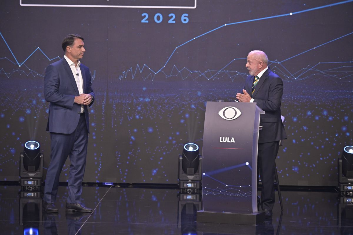 De dicção à indústria de cortes: entornos de Flávio e Lula analisam debate