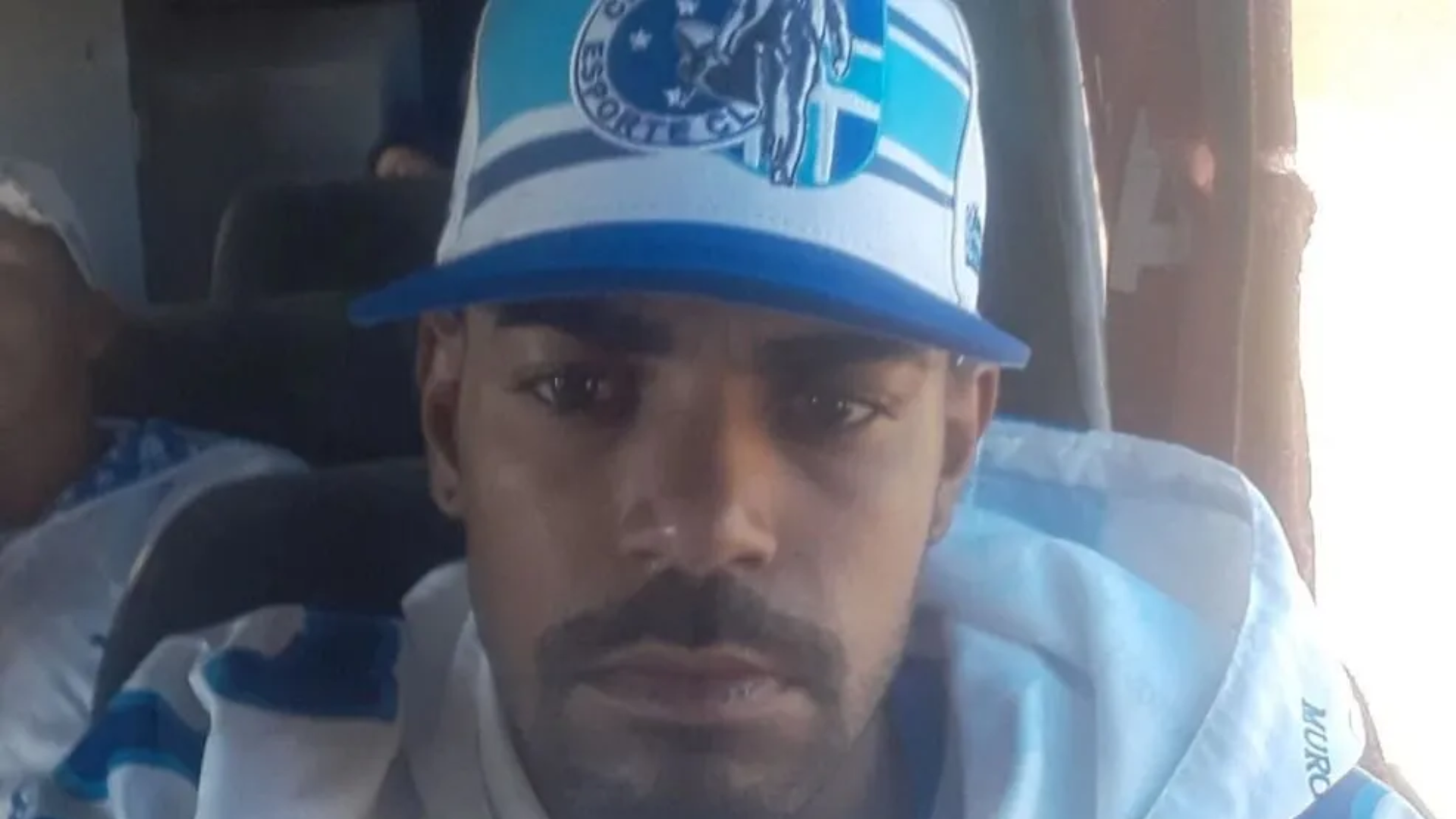 torcedor do Cruzeiro identificado como José Victor dos Santos Miranda, de 30 anos, integrante da Máfia Azul de Sete Lagoas, morreu carbonizado no ataque