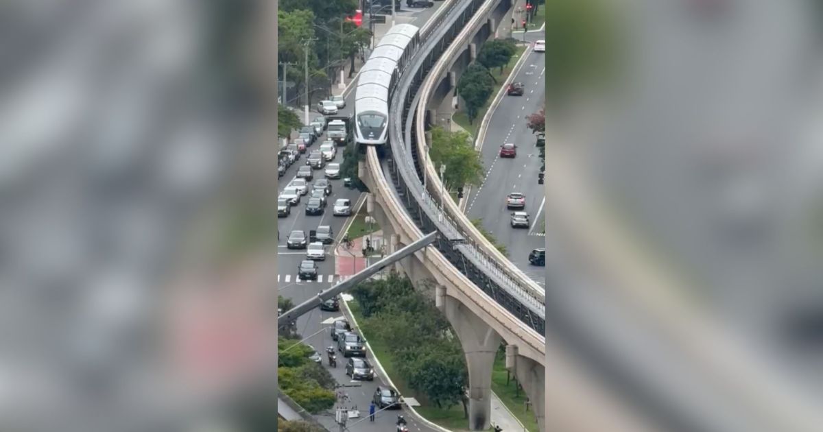 Após bater em guindaste, trem do monotrilho será recolhido para manutenção