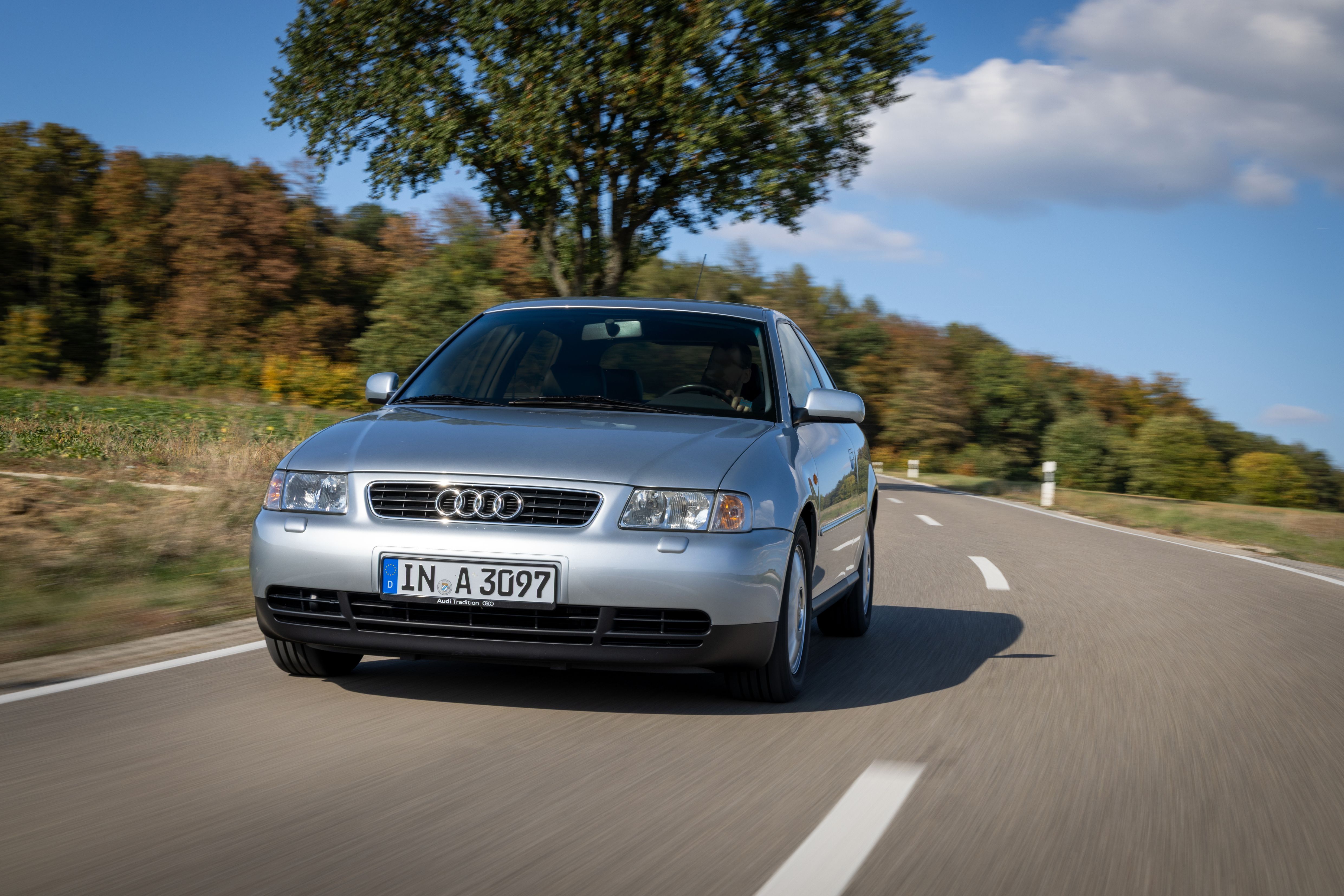 Com mais de 6 milhões de unidades produzidas, Audi A3 foi lançado em 1996, teve quatro gerações e também foi produzido em São José dos Pinhais (PR) • Divulgação Audi