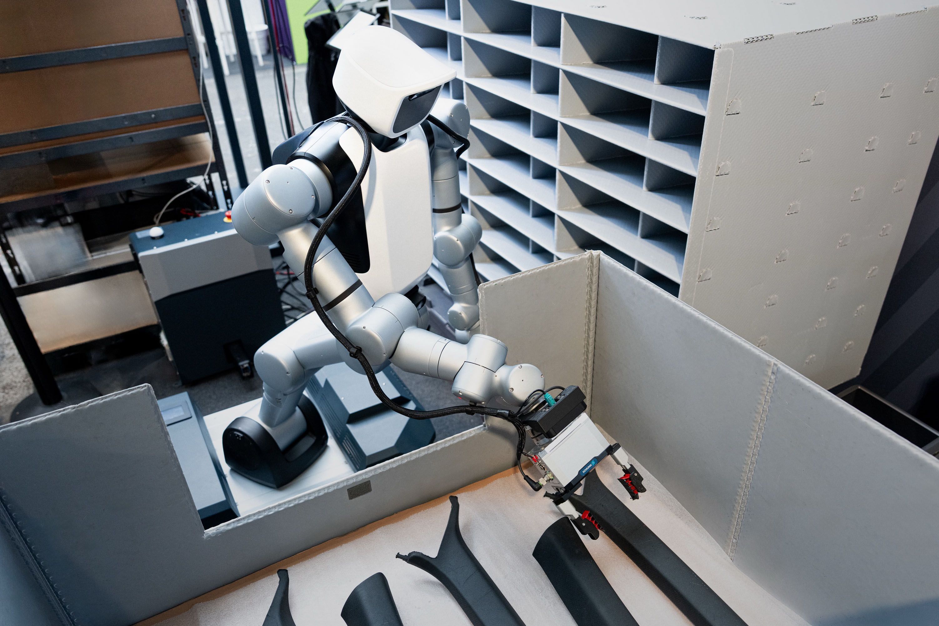 Audi testa robôs humanoides e IA para otimizar linhas de montagem em parceria com Agile robots, NVIDIA e Dassault Systèmes • Divulgação Audi