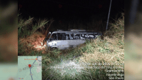 Micro-ônibus capota e deixa três mortos e 14 feridos no interior de SP