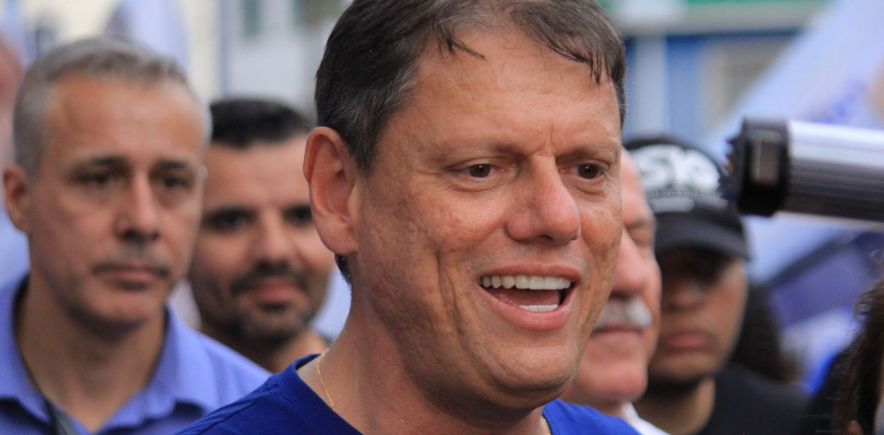 Tarcísio de Freitas avalia campanha "leve" antes do 1º turno