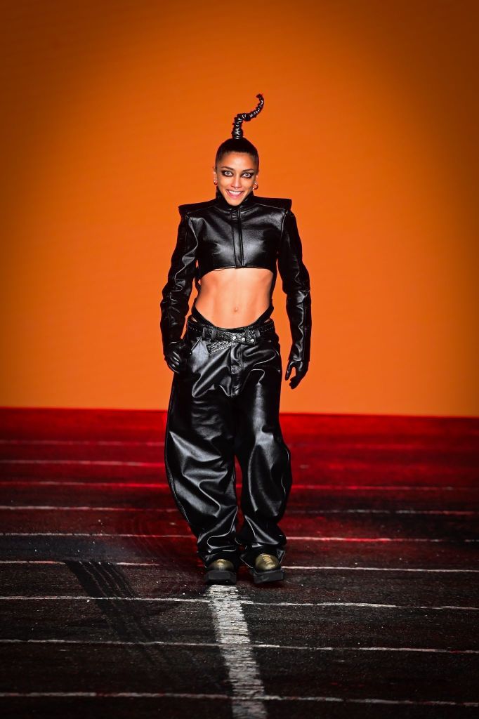 Alice Carvalho faz primeiro desfile no SPFW