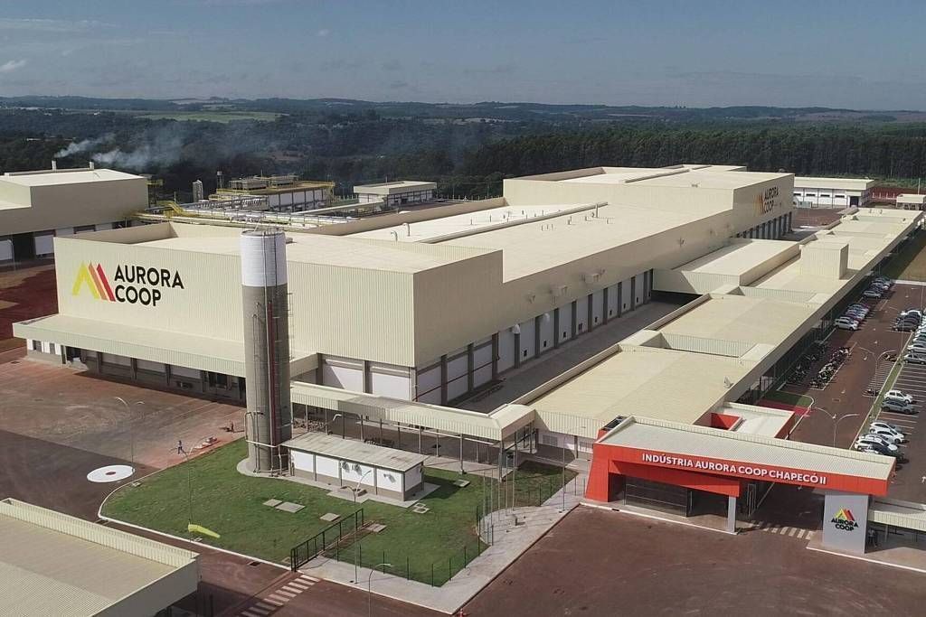 Cooperativa Central Aurora Alimentos, fundada em 1969 e com sede em Chapecó (SC), é constituída por outras 14 cooperativas agropecuárias filiadas