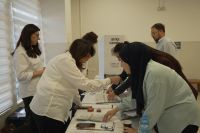 Brasileiros votam na Cisjordânia e na Ucrânia; Veja imagens