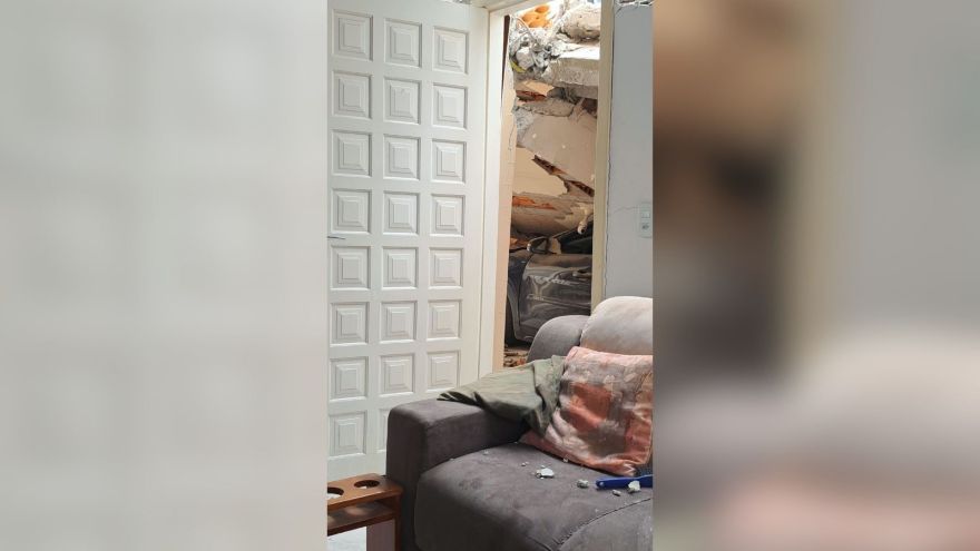 Vídeo: casa desaba em Santa Catarina após morador filmar rachaduras