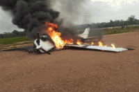 Piloto ateia fogo em avião e foge após perseguição da FAB em MT