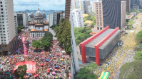 Análise: Atos de rua dão impulso final às campanhas de Flávio e Lula