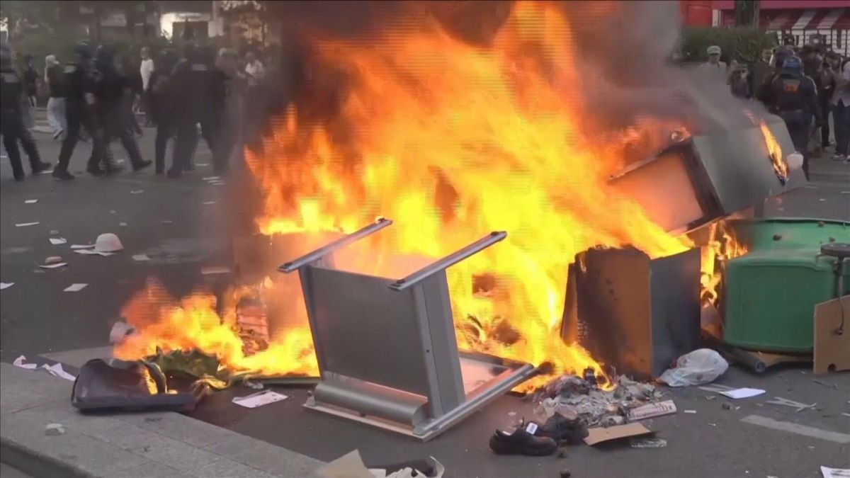 Protestos na França reúnem 450 mil pessoas, segundo organizadores