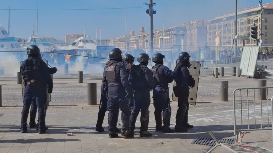 Confrontos ocorrem à margem de protestos em Marselha sobre o custo de vida