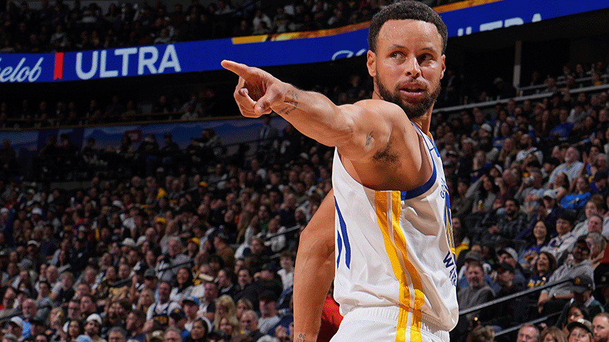 Curry anota 44 pontos, lidera Warriors e iguala recorde de LeBron