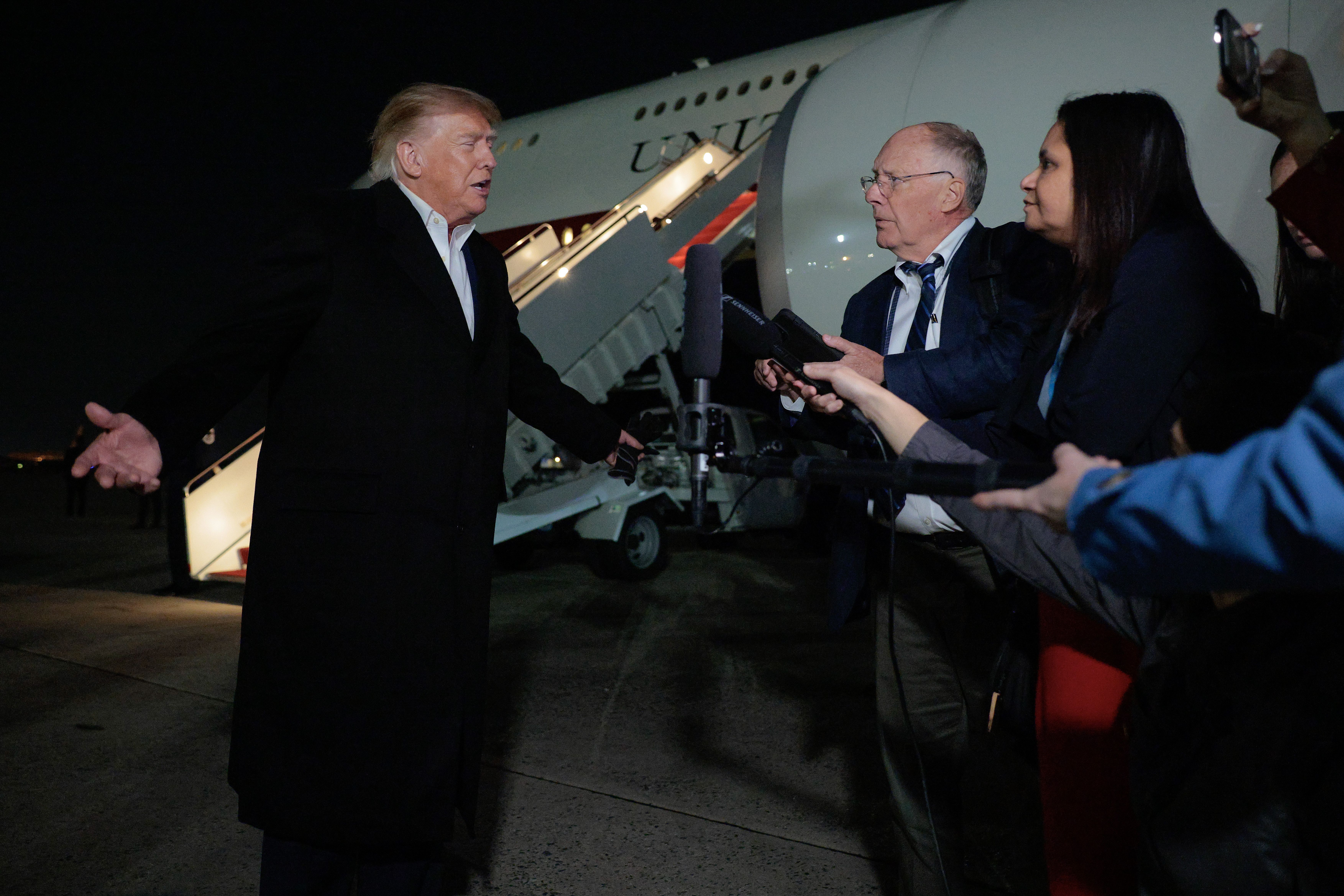 Fique por dentro: Trump diz que eleição foi “estranha” e aprovaria entrada de Flávio nos EUA