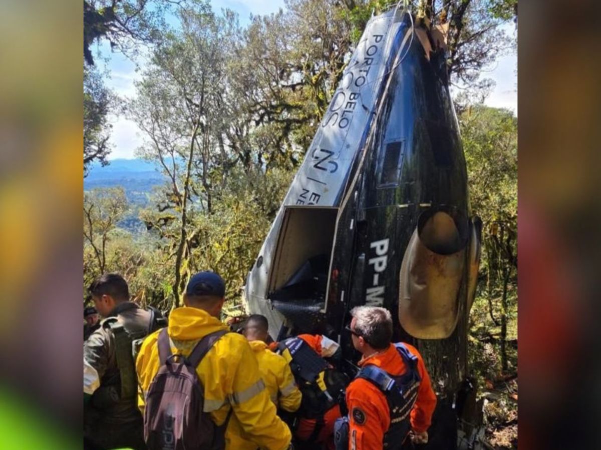 Helicóptero de Rick: motores são retirados após 2 semanas do acidente em SC | CNN Brasil