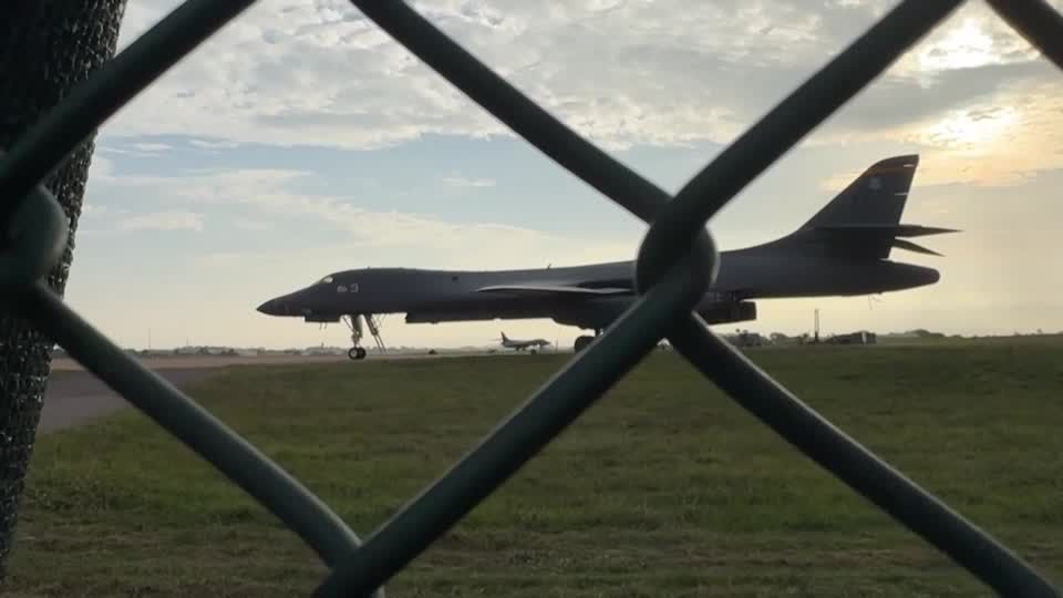 EUA removem bombardeiros B-1 de base britânica por temores de segurança