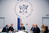 Governo francês anunciará medidas para amenizar protestos, diz Macron