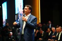Campanha de Flávio se reorganiza para tentar evitar virada de Lula