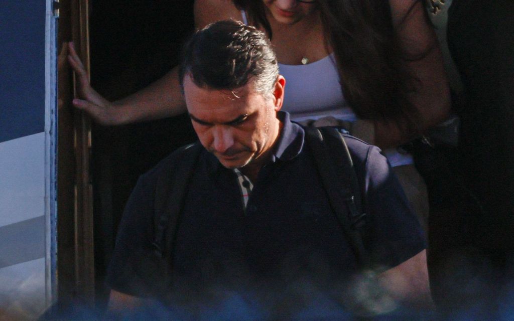 Flávio Bolsonaro chega aos EUA após derrota na eleição