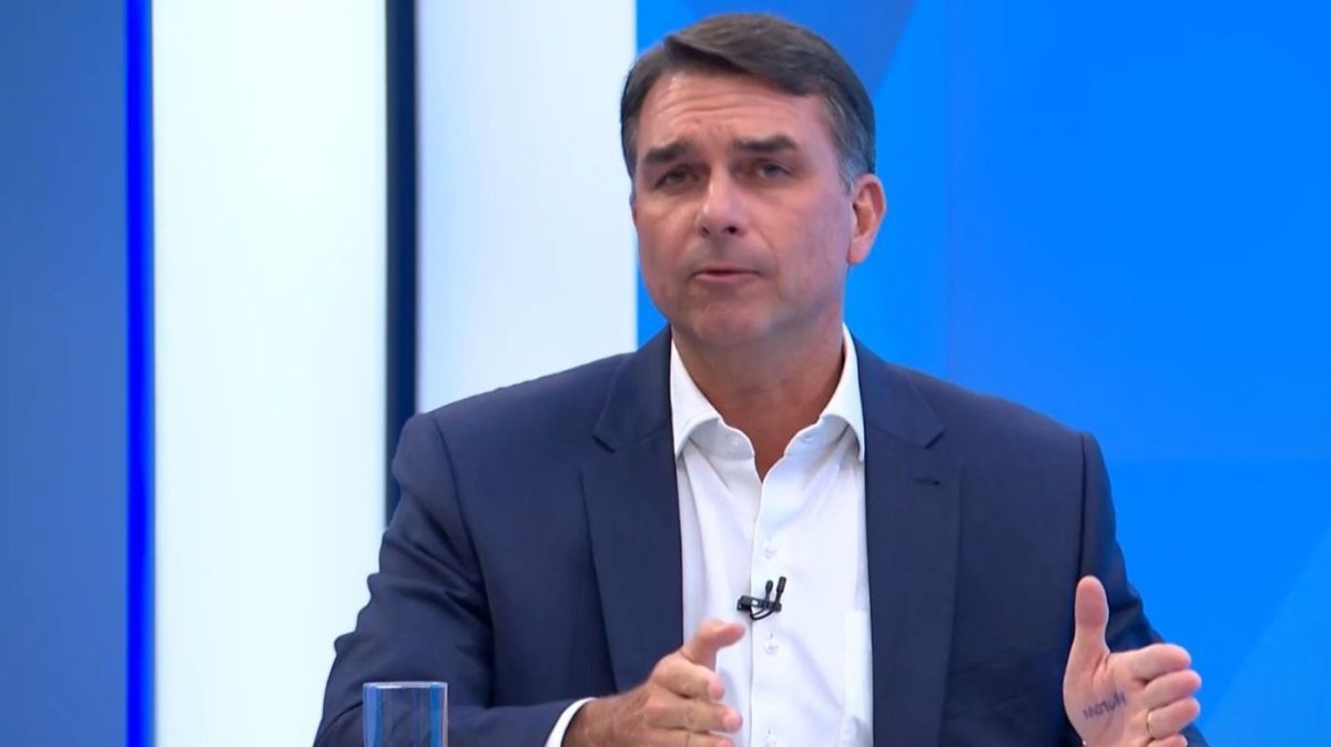 Flávio diz que Bolsonaro nunca tratou de cargo em eventual governo