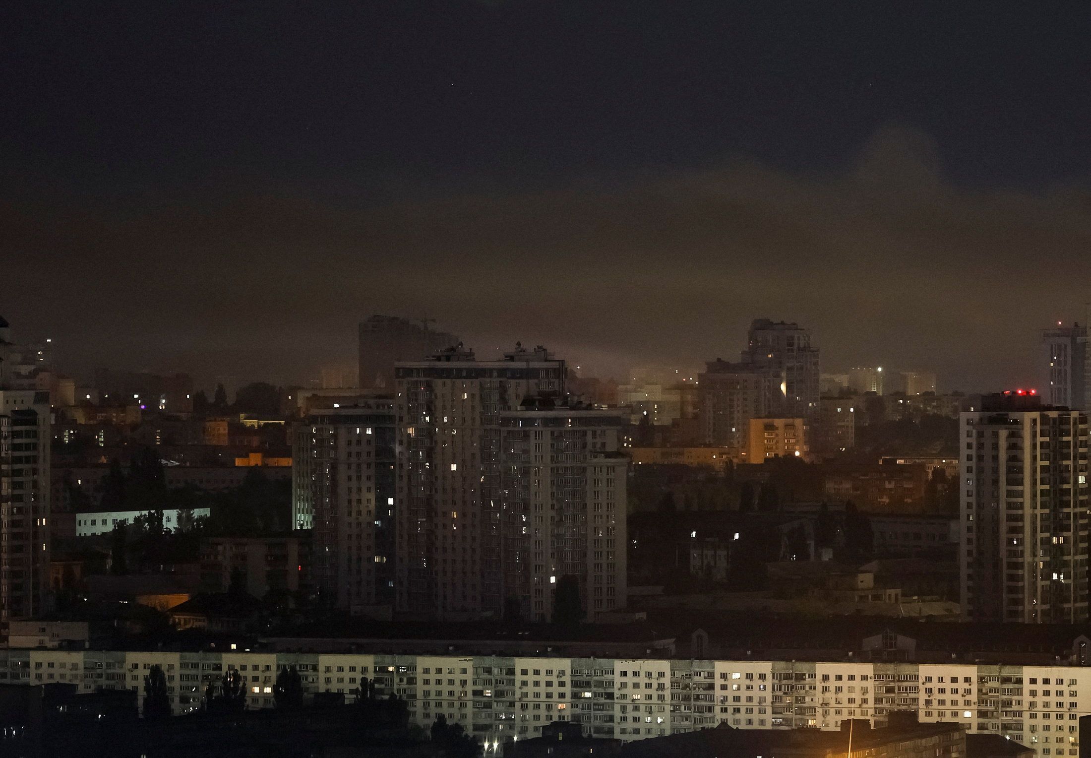 Ataque russo com drones e mísseis em Kiev