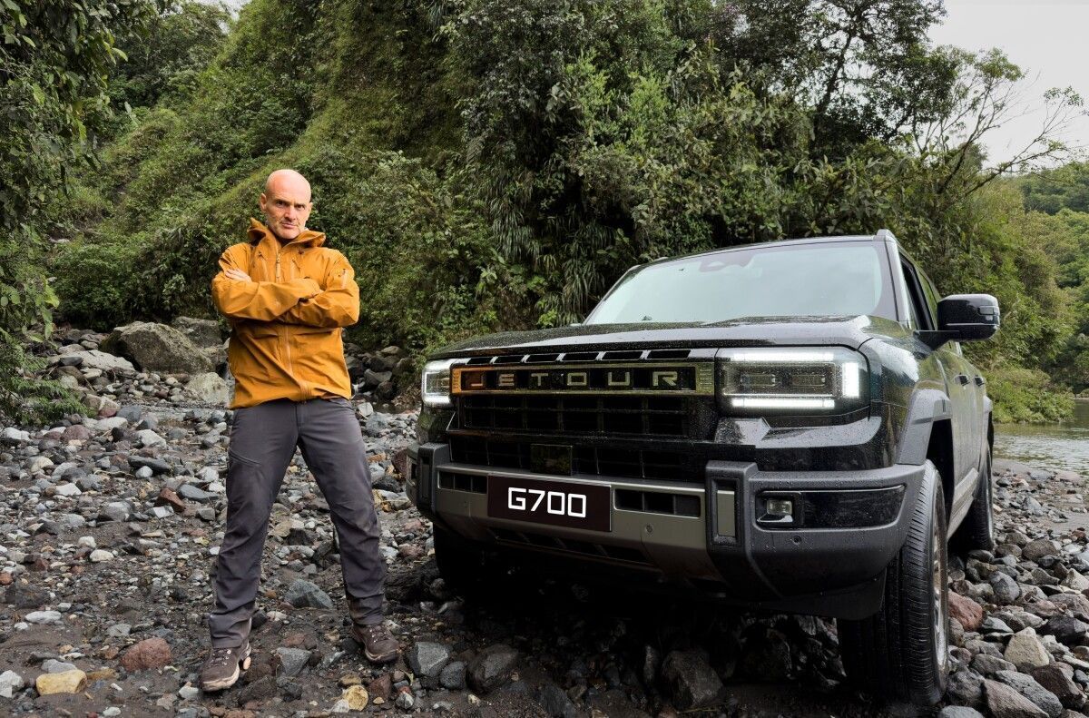 Explorador britânico Ed Stafford encarou desafios off-road com Jetour G700, que chega em breve o Brasil • Divulgação