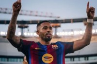 Com gol de Gabriel Jesus, Barcelona goleia Getafe e segue com 100%
