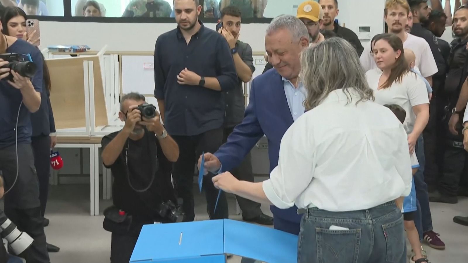 Líder israelense Gadi Eisenkot vota para as eleições de Israel