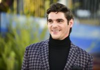 Elenco de "Breaking Bad" lamenta morte de RJ Mitte: "Coração partido"