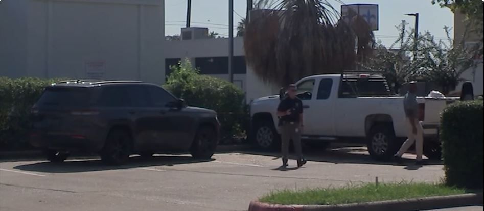 Imigrante ficou ferido após ter sido atingido por veículo do ICE nos EUA